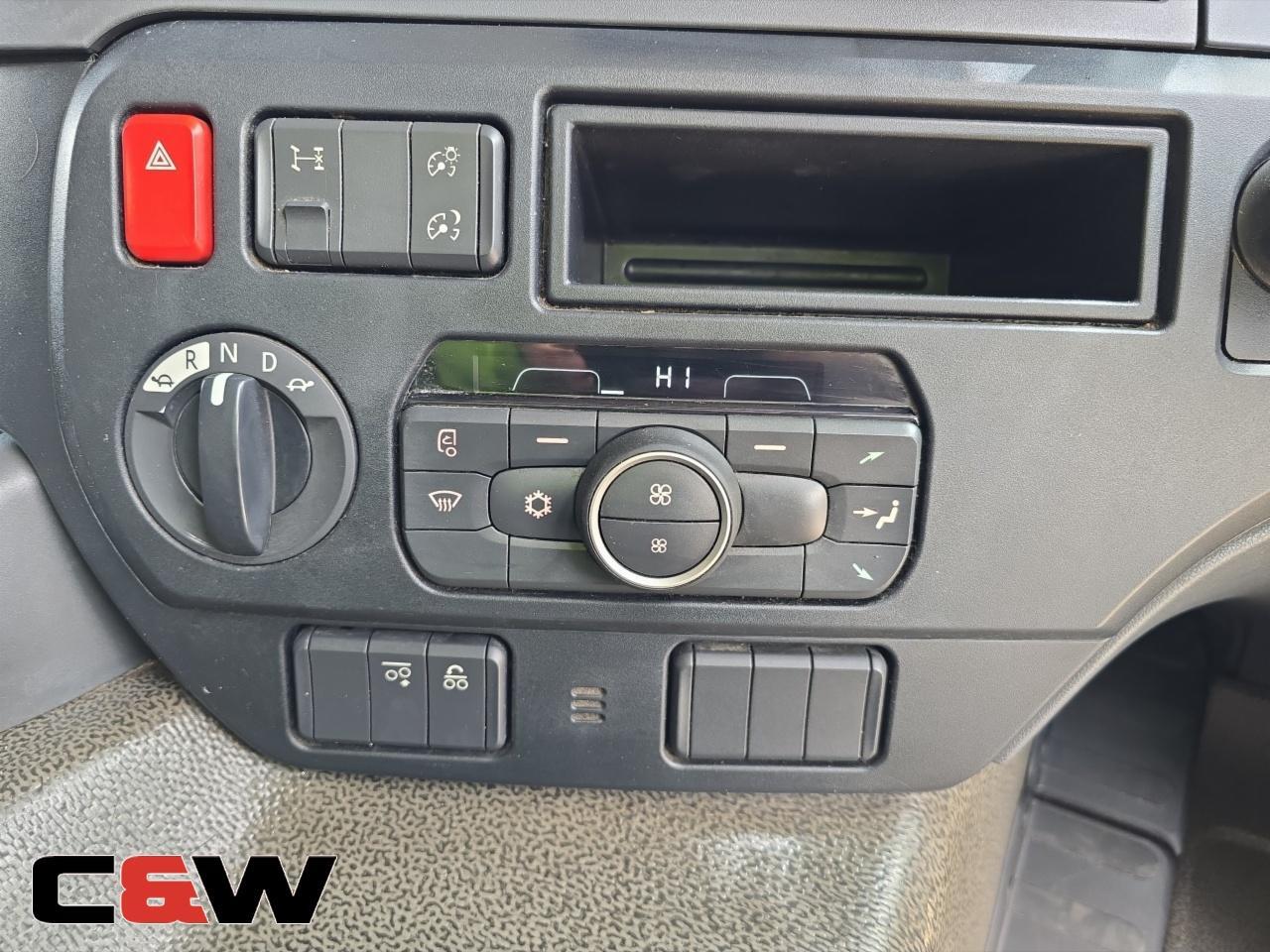 Vehicle image 28